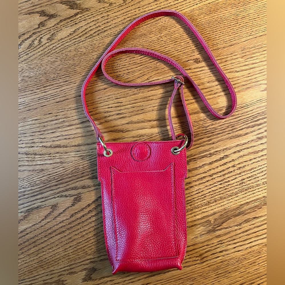 🌺 Minimalist Full Grain Leather Crossbody Phone Bag - New!